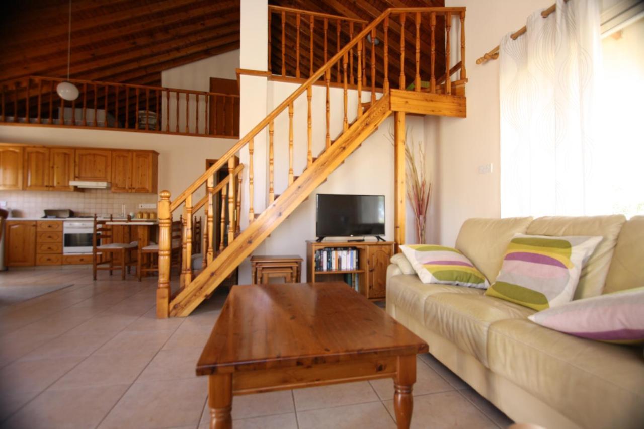 Hilltop Chalet Pissouri Eksteriør billede